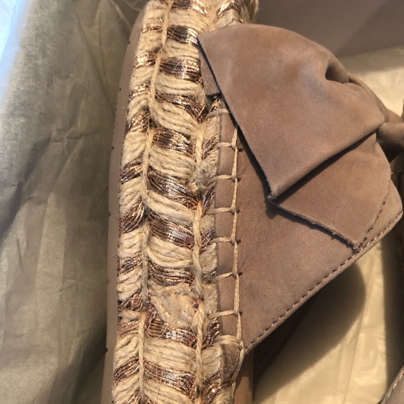 J/SLIDES Suede Espadrille Bow Sandal NIB 10 Tan - Picture 6 of 7